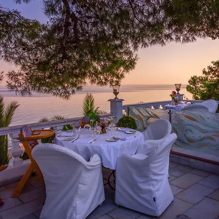 The Danai منتجع 5*