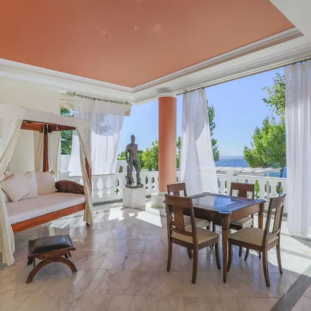 Курортный комплекс The Danai