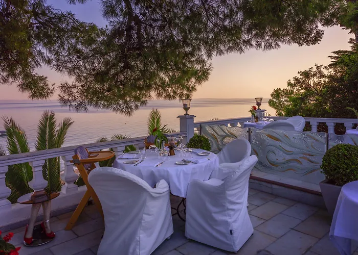 The Danai Nikiti (Sithonia)